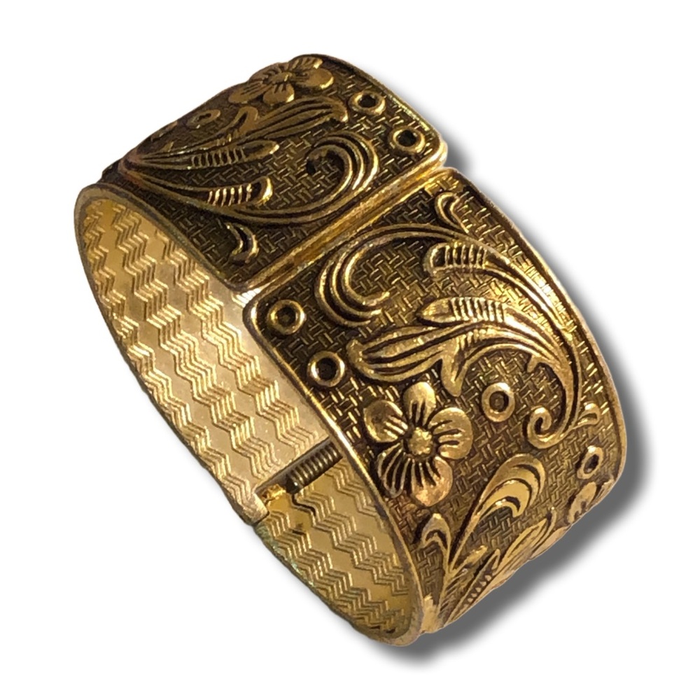 Vintage 1950/60s gold tone clamper bracelet